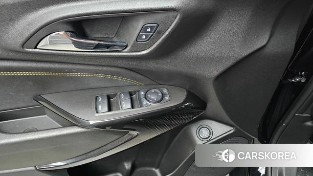 Chevrolet (GM Daewoo) Trax Crossover 2023 Черный из Кореи, фото 5