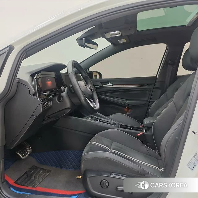 Volkswagen Golf 2022 Белый из Китая, фото 5