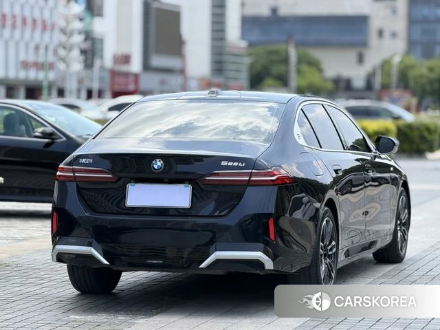 BMW 5 series 2024 Черный из Китая, фото 5