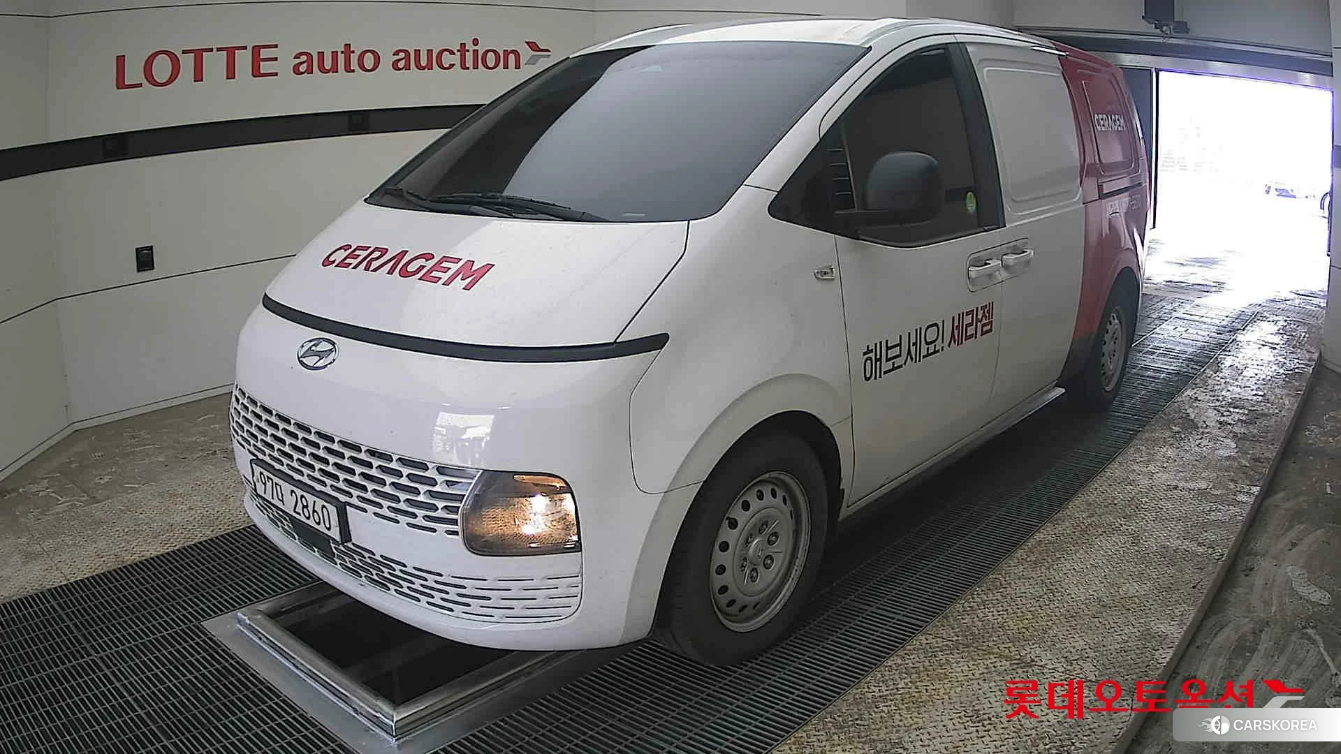 Hyundai Staria 2022 Белый из Кореи, фото 5