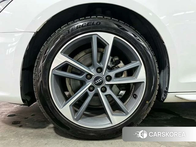 Audi A4L 2022 Белый из Китая, фото 5