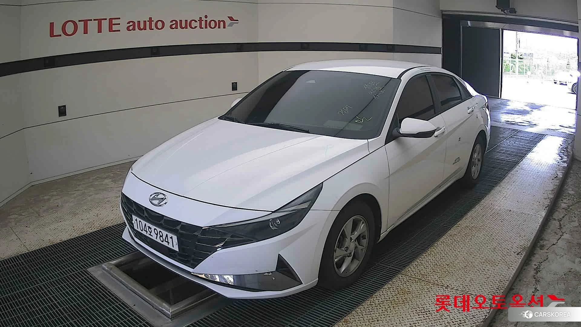Hyundai Avante 2021 Polar White из Кореи, фото 5