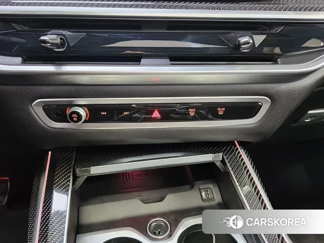 BMW X7 (G07) 2024 Серебристо-серый из Кореи, фото 5