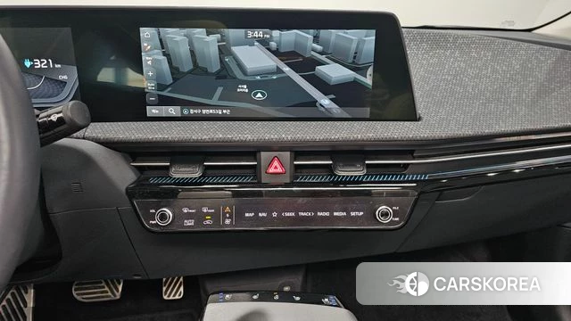 Kia EV6 2023 Белый из Кореи, фото 5