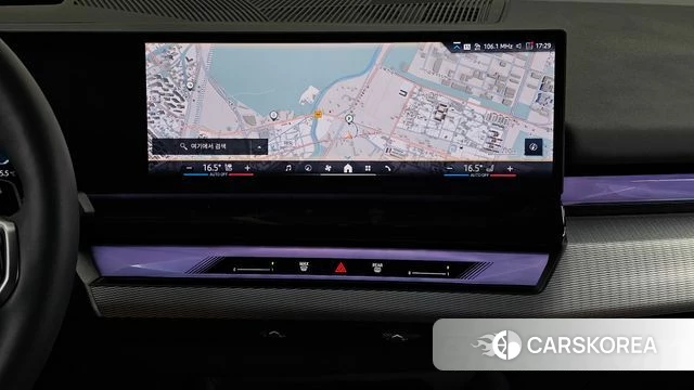 BMW 5 Series (G60) 2025 Серебристо-серый из Кореи, фото 5