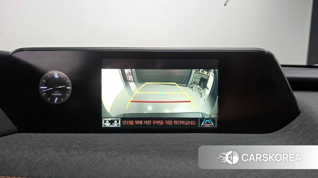 Lexus UX250h 2021 Белый из Кореи, фото 5