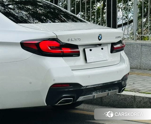 BMW 5 series 2023 Белый из Китая, фото 5