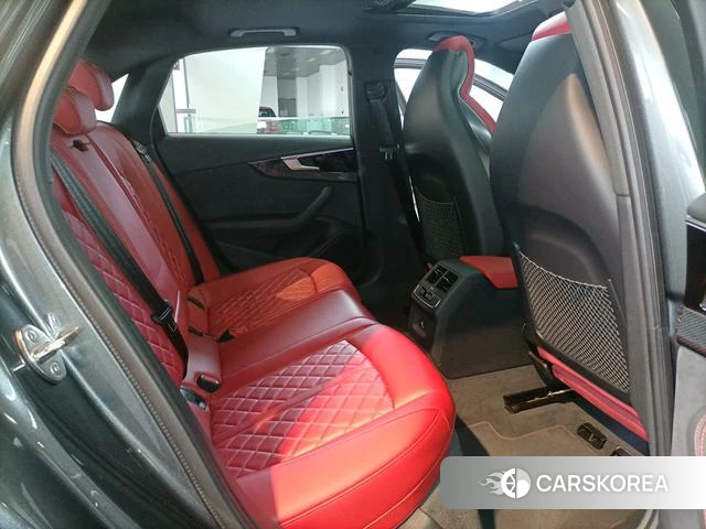 Audi S4 2025 Темно-серый из Китая, фото 5