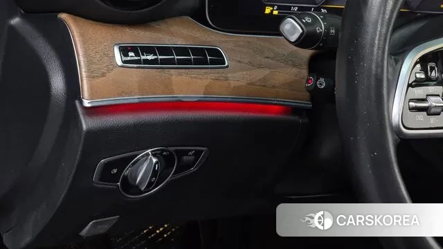 Mercedes-Benz E-Class W213 2019 Черный из Кореи, фото 5