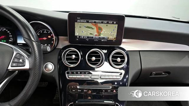 Mercedes-Benz C-Class W205 2018 Белый из Кореи, фото 5