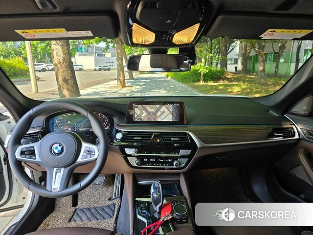 BMW 5 Series (G30) 2020 Белый из Кореи, фото 5