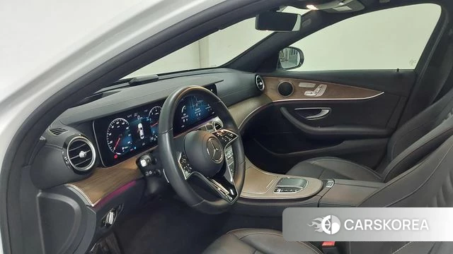 Mercedes-Benz E-Class W213 2022 Белый из Кореи, фото 5