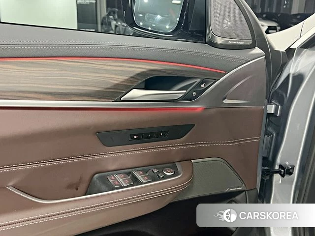 BMW 6 Series GT (G32) 2023 Серебристо-серый из Кореи, фото 5