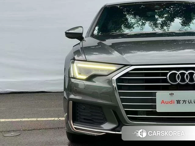 Audi A6L 2019 Темно-серый из Китая, фото 5