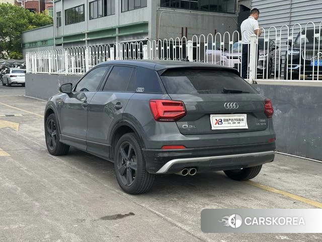 Audi Q2L 2021 Темно-серый из Китая, фото 5