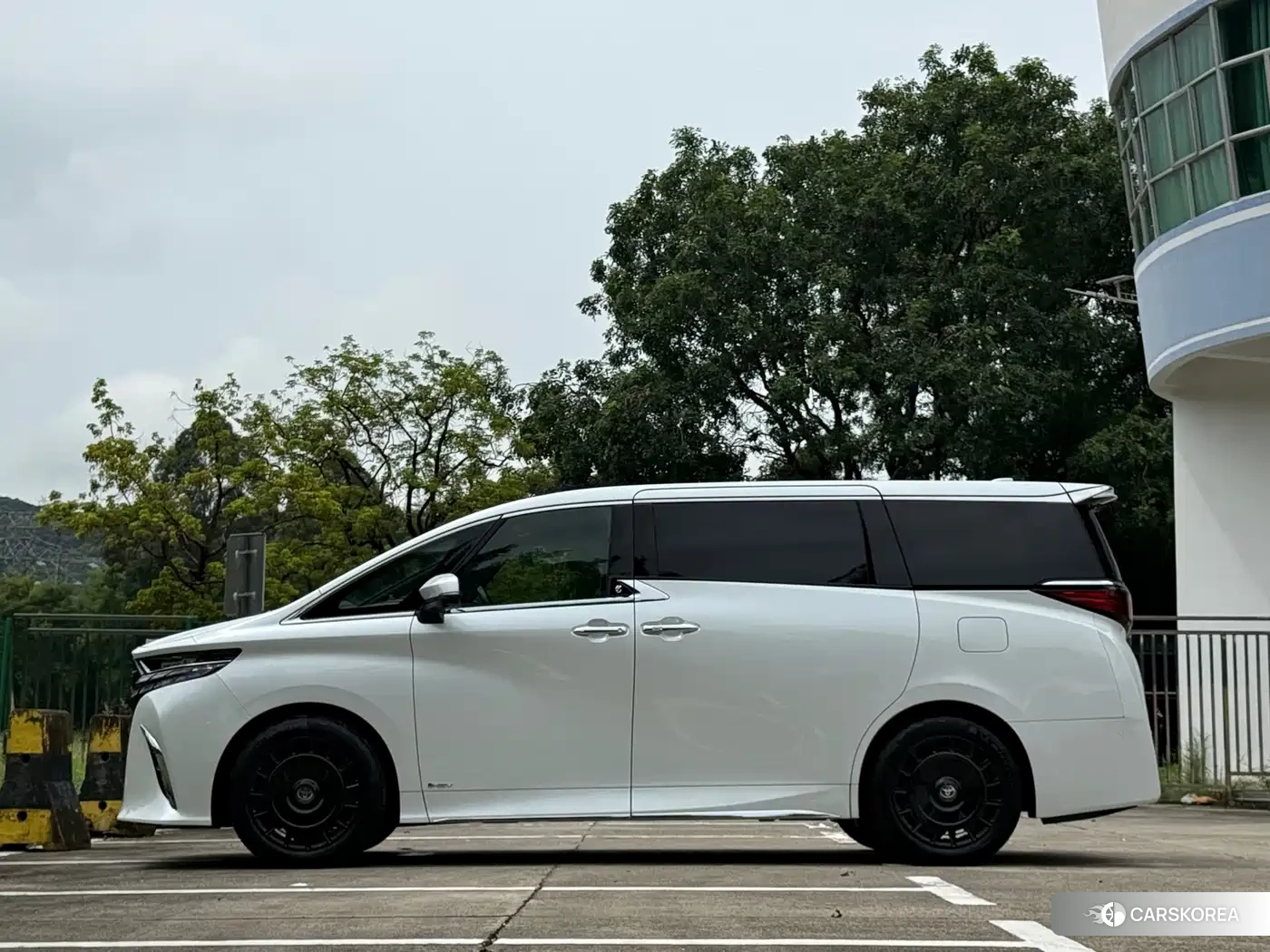Toyota Elfa 2026 Белый из Китая, фото 5