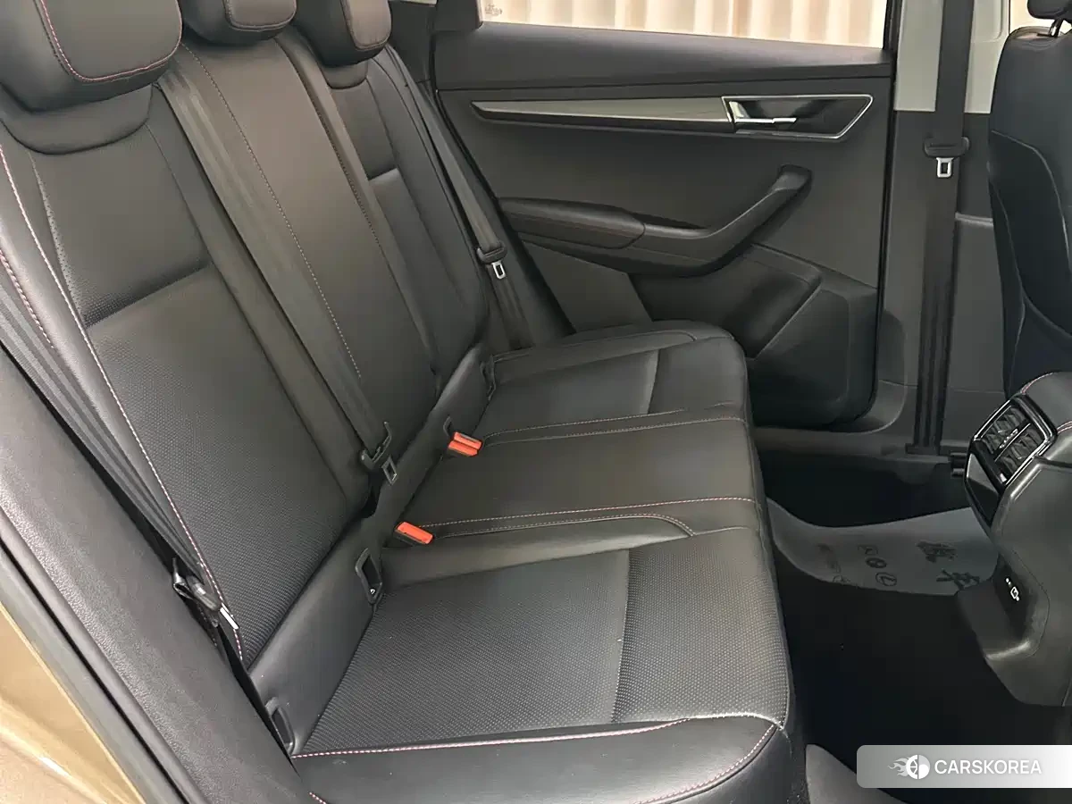 Skoda Karoq 2022 Champagne/brown из Китая, фото 5