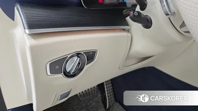 Mercedes-Benz E-Class W213 2022 Белый из Кореи, фото 5