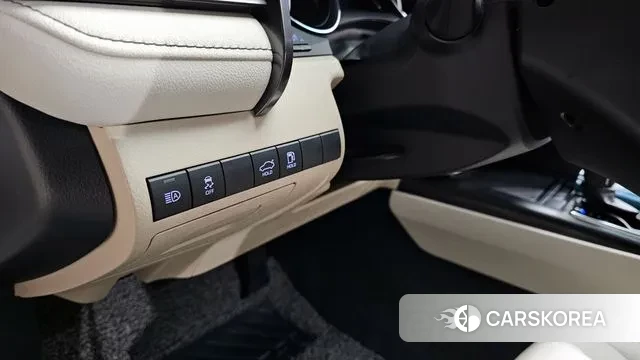 Toyota Camry (XV70) 2023 Белый из Кореи, фото 5