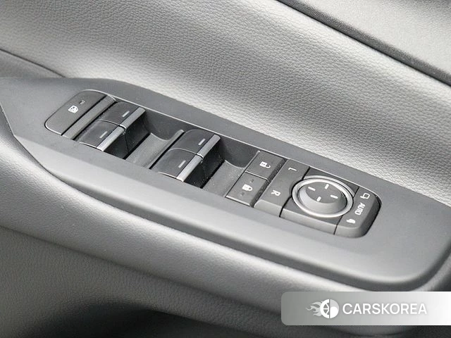 Toyota Prius 5th Generation 2025 Белый из Кореи, фото 5