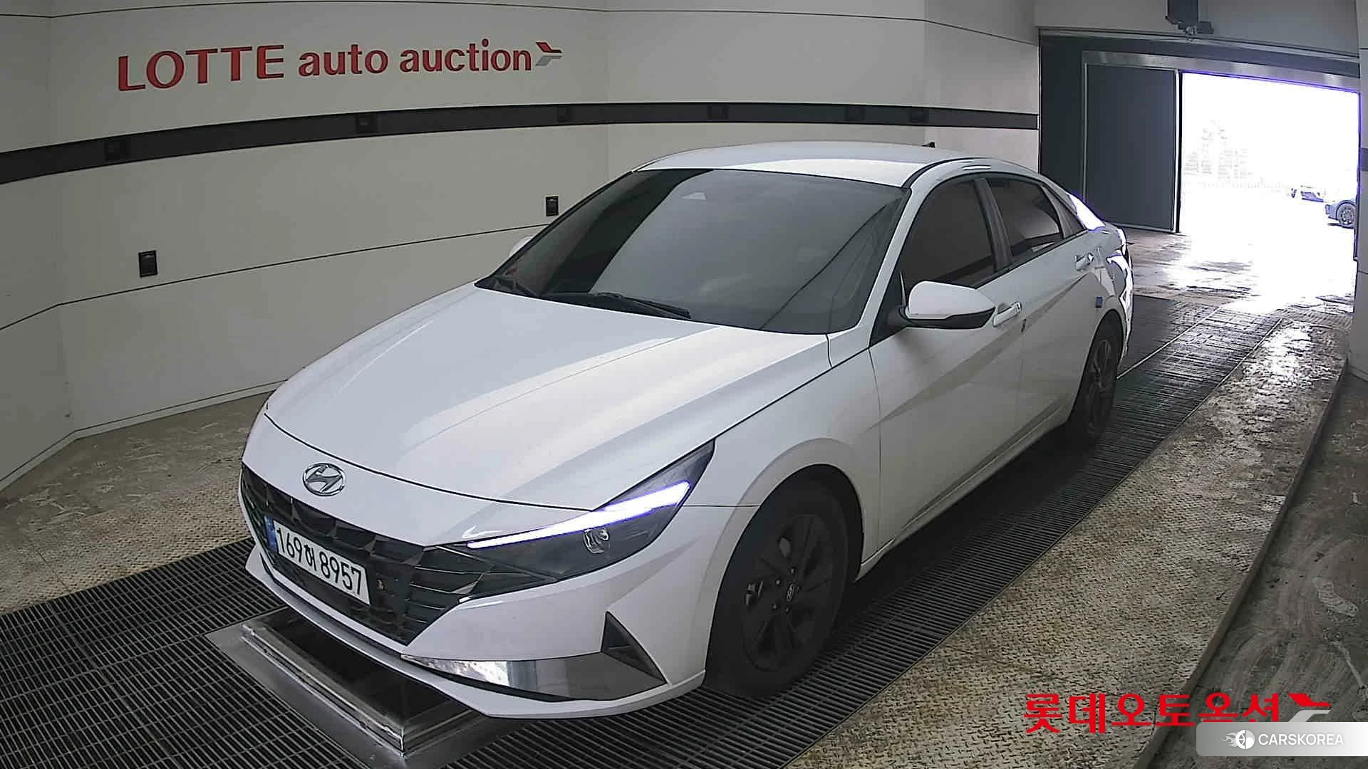 Hyundai Avante 2023 Polar White из Кореи, фото 5