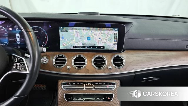Mercedes-Benz E-Class W213 2022 Белый из Кореи, фото 5