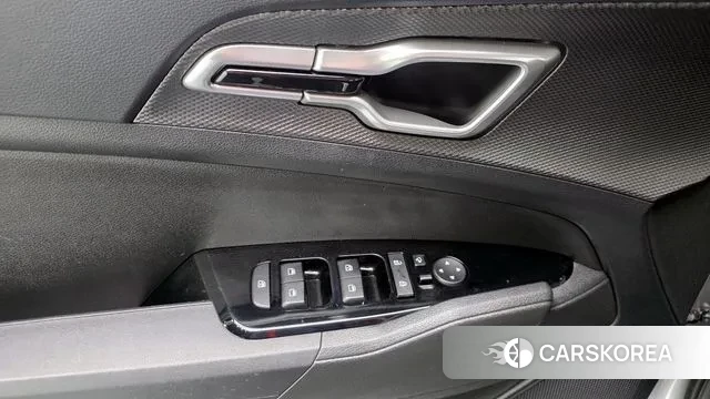 Kia Sportage 5th Generation Hybrid 2023 Серебряный из Кореи, фото 5