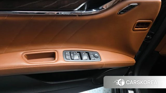 Maserati Quattroporte 2019 Черный из Кореи, фото 5