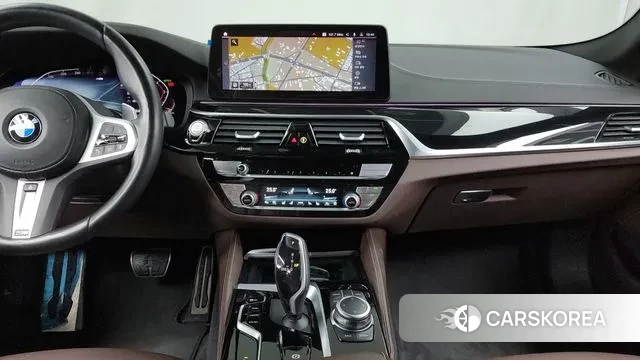 BMW 5 Series (G30) 2022 Белый из Кореи, фото 5