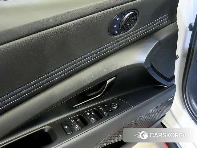 Hyundai The New Avante (CN7) 2024 Серебристо-серый из Кореи, фото 5