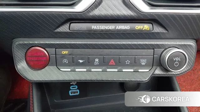 Ford Mustang 7th Generation 2025 Черный из Кореи, фото 5