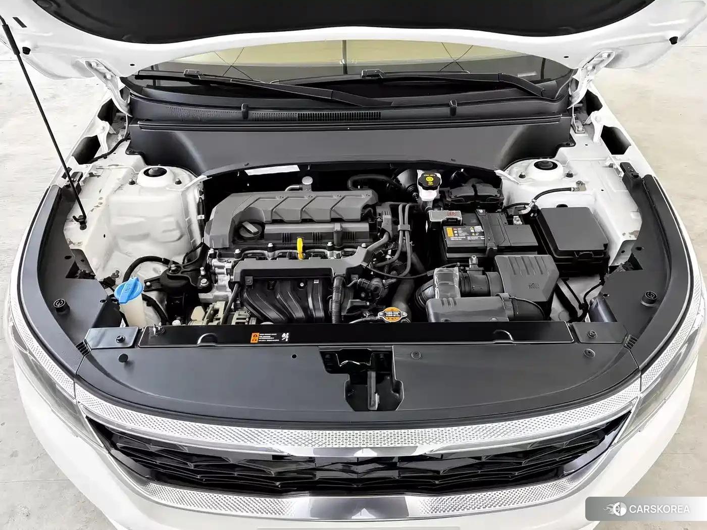 Kia KX3 proud run 2023 Белый из Китая, фото 5