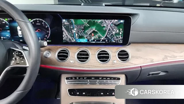 Mercedes-Benz E-Class W213 2022 Белый из Кореи, фото 5