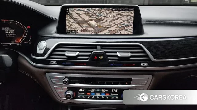 BMW 7 Series (G11) 2021 Серебряный из Кореи, фото 5