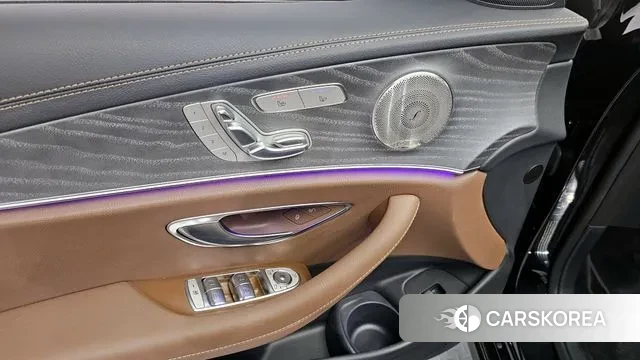 Mercedes-Benz E-Class W213 2021 Черный из Кореи, фото 5