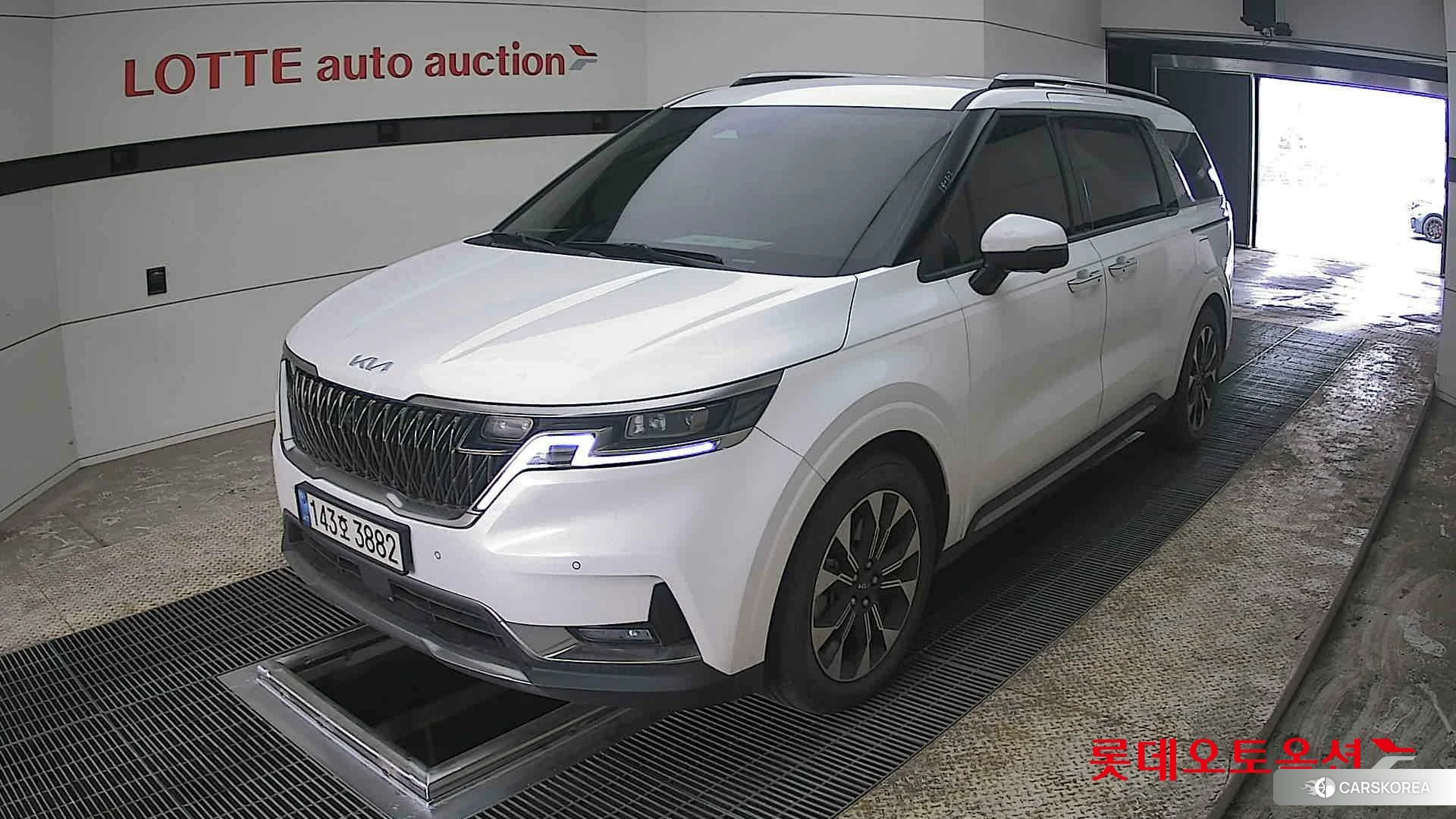 Kia Carnival 2022 Белый из Кореи, фото 5