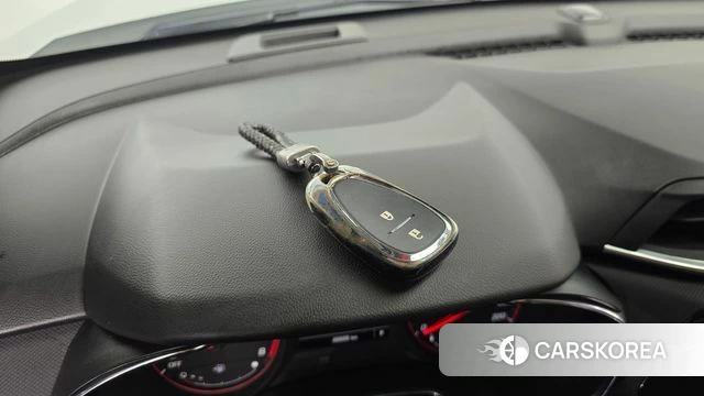 Chevrolet (GM Daewoo) Trailblazer 2023 Белый из Кореи, фото 5