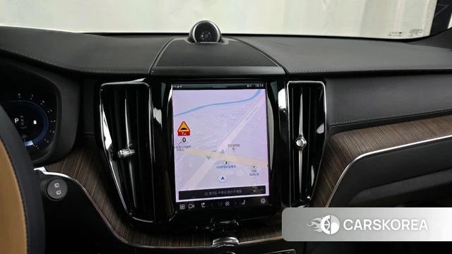 Volvo XC60 second Generation 2022 Белый из Кореи, фото 5