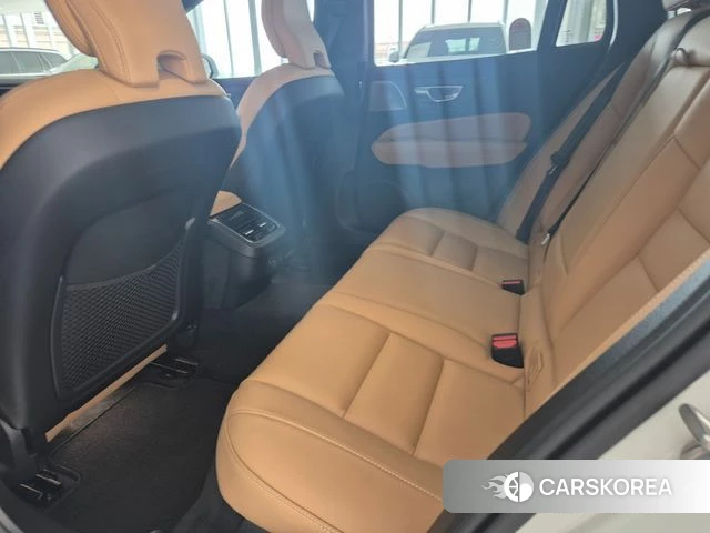Volvo V60 Cross-Country 2nd Generation 2025 Белый из Кореи, фото 5