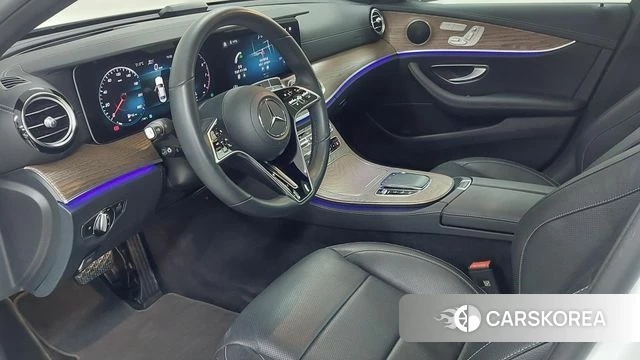 Mercedes-Benz E-Class W213 2023 Белый из Кореи, фото 5