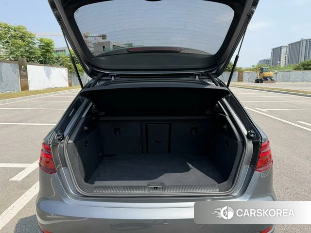 Audi A3 2021 Серебристо-серый из Китая, фото 5