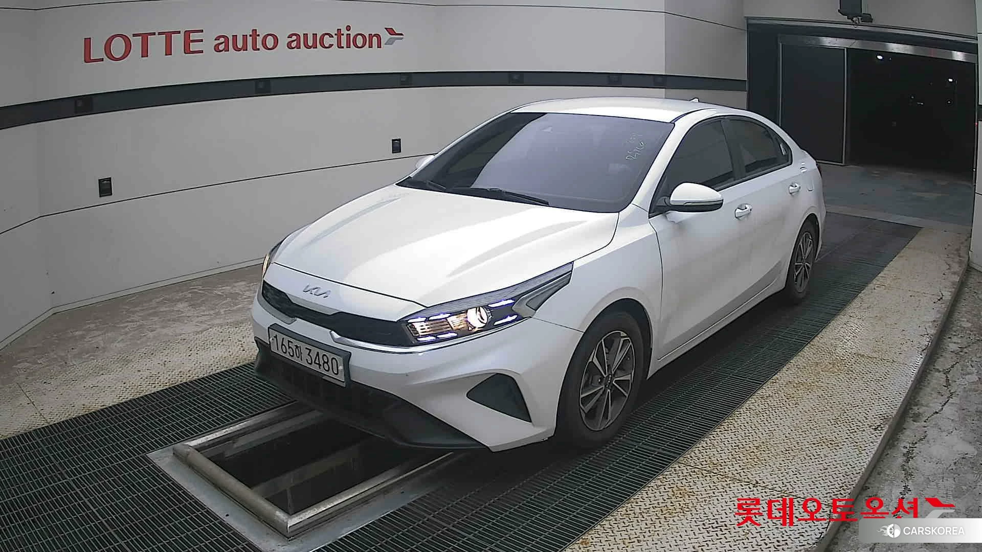 Kia K3 2022 Snow White Pearl из Кореи, фото 5