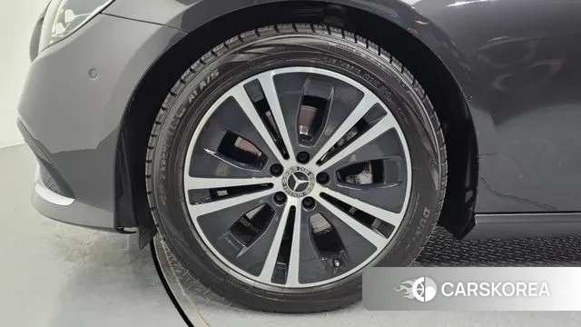 Mercedes-Benz E-Class W213 2021 Серый из Кореи, фото 5