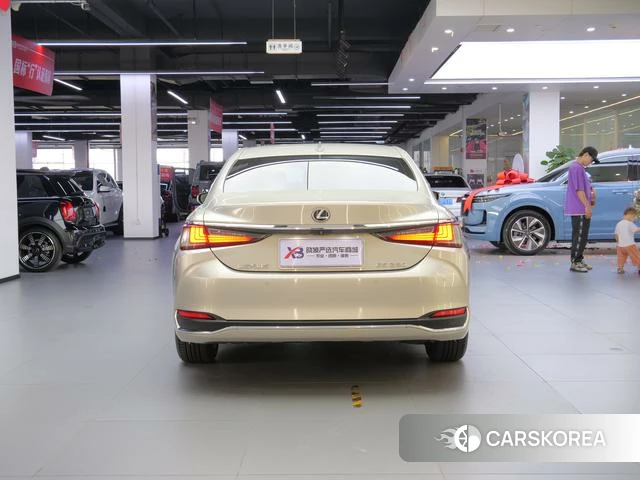 Lexus ES 2021 Серебристо-серый из Китая, фото 5