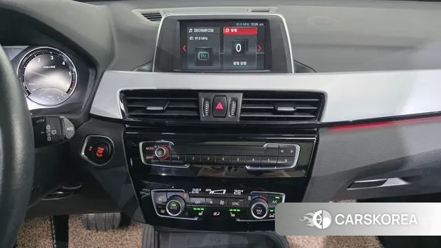 BMW X1 (F48) 2018 Белый из Кореи, фото 5