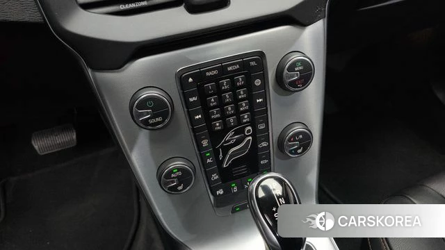 Volvo V40 Cross-Country 2019 Белый из Кореи, фото 5