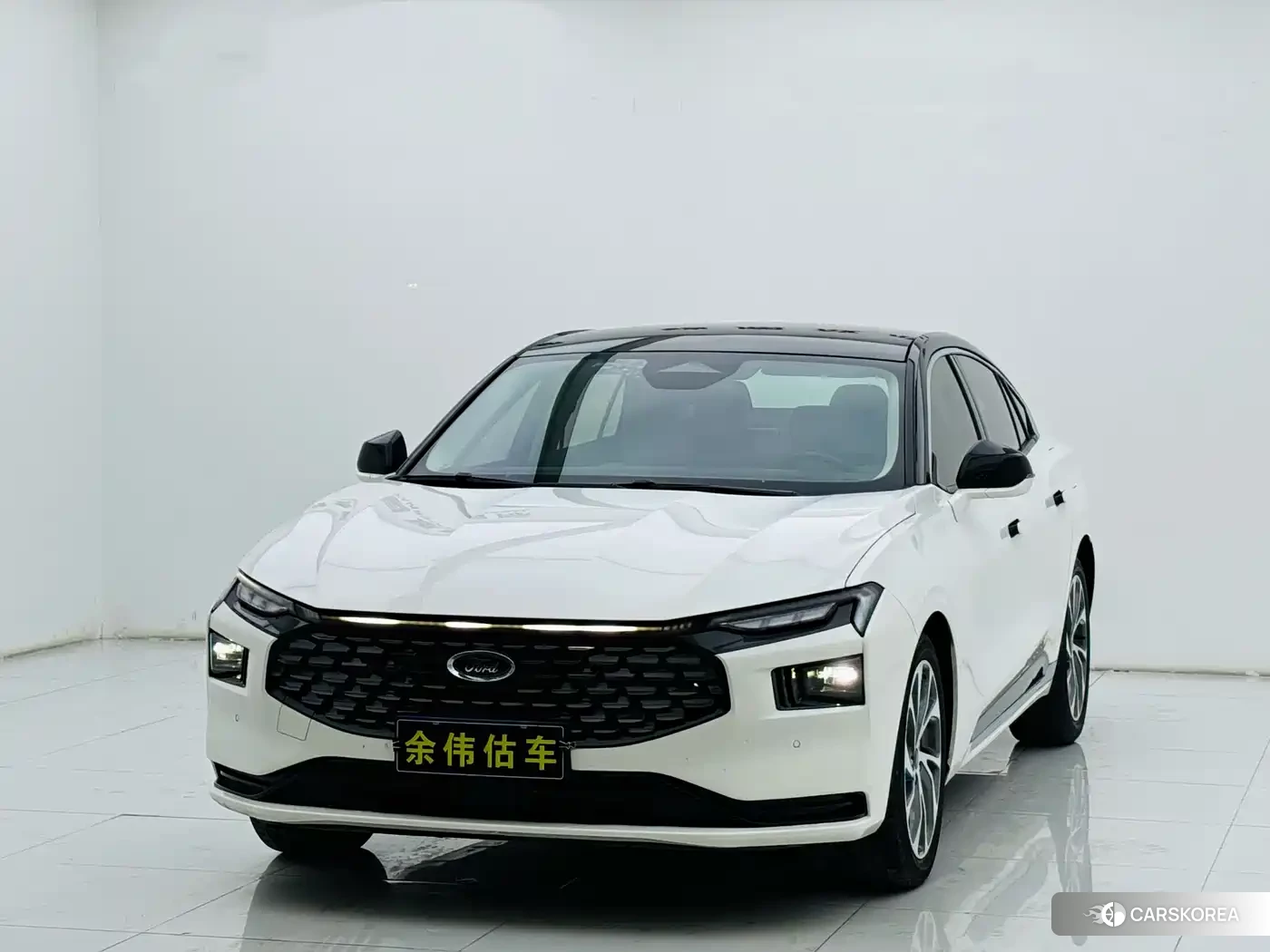 Ford Mondeo 2023 Белый из Китая, фото 5