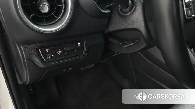 Kia The New K3 2nd generation 2021 Белый из Кореи, фото 5