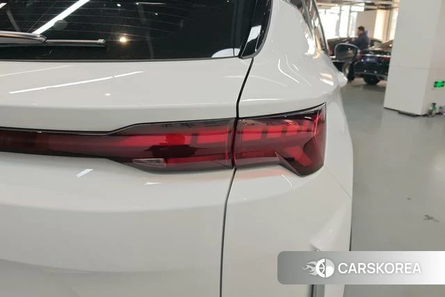 Geely Automobile Binyue 2025 Белый из Китая, фото 5