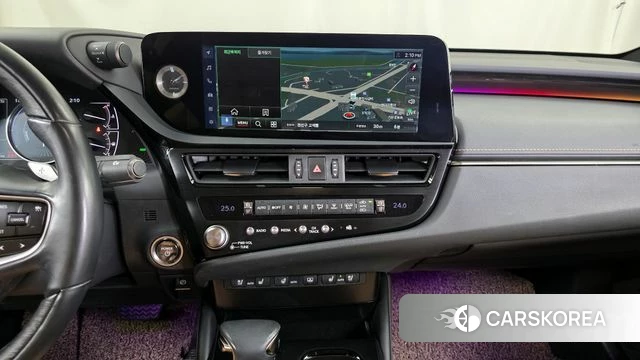 Lexus ES300h 7th generation 2022 Серебряный из Кореи, фото 5